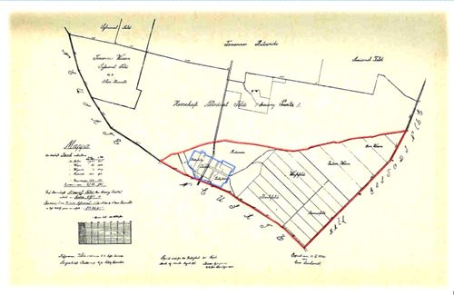 Bild 3 - Der Hotter (Gemarkung) von Jarek zur Zeit der Ansiedlung im Jahr 1787 (rot eingerahmt) und die Dorf-Bebauungs-Grenzen (blau eingerahmt).